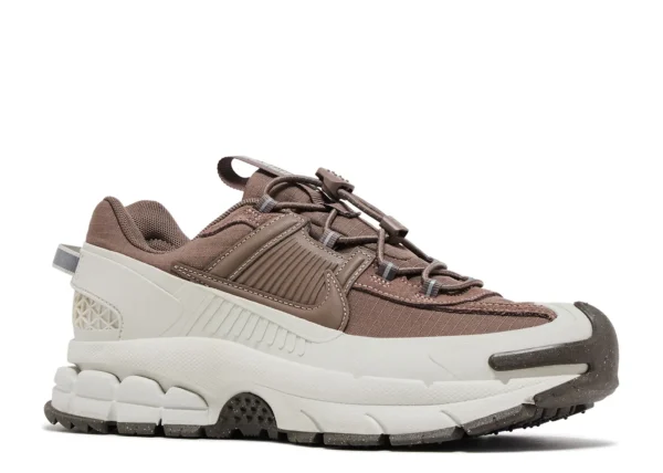 Nike Zoom Vomero 5 Roam