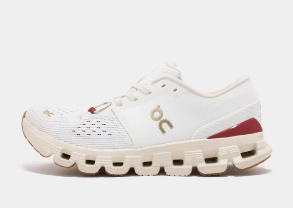 On Women’s Cloud X 4