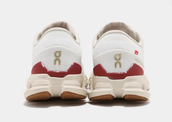 On Women’s Cloud X 4